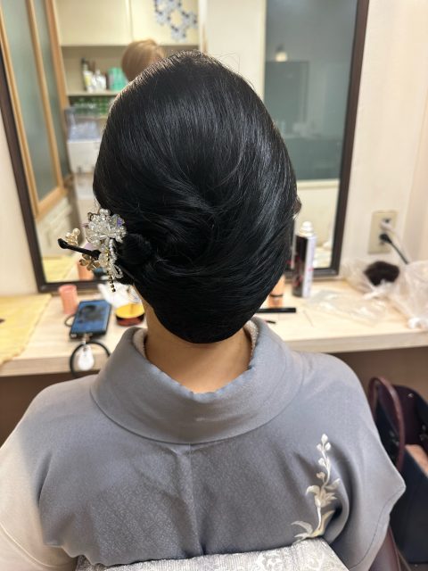 和髪　着物　シニヨン　