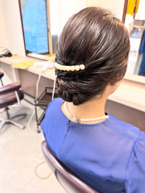 ヘアセット　下めのシンプルなシニヨン