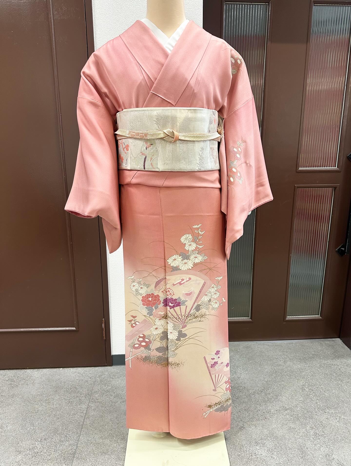 レンタル訪問着【ss-2】サーモンピンクに扇と草花