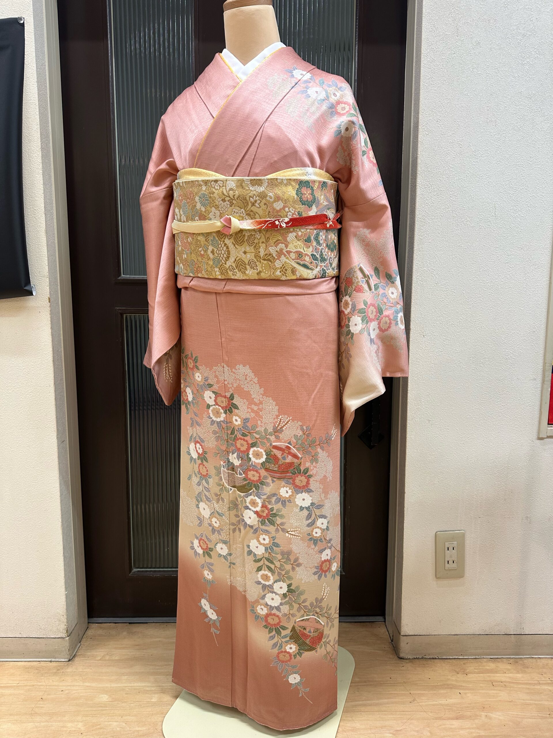 レンタル訪問着【S-7】ピンクに花　糸巻き