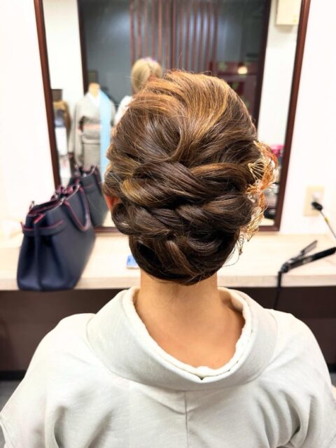 和髪ヘアセット　シニヨン　まとめ髪